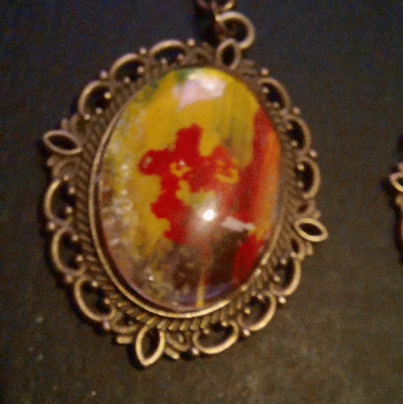 Handmade artisan painting earrings - Picture 3 of 11